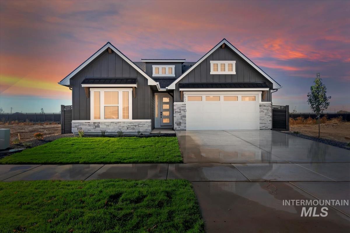 7637 W Whisper Ridge Dr Property Photo 1
