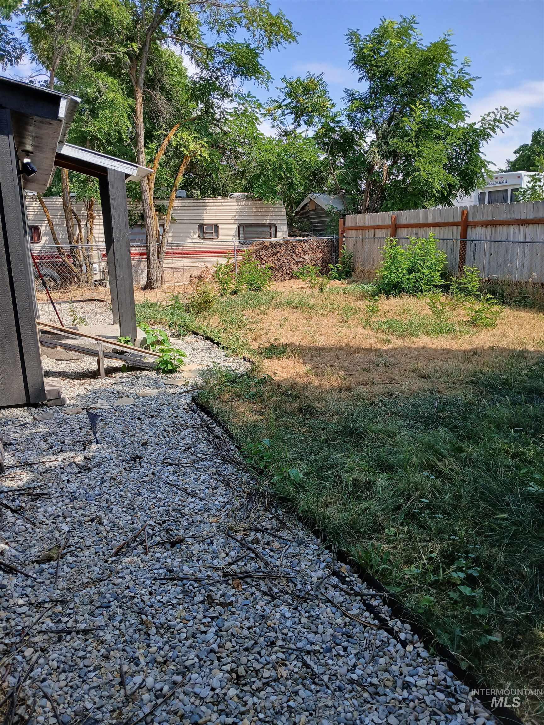 428 N Wardwell Ave Property Photo 13