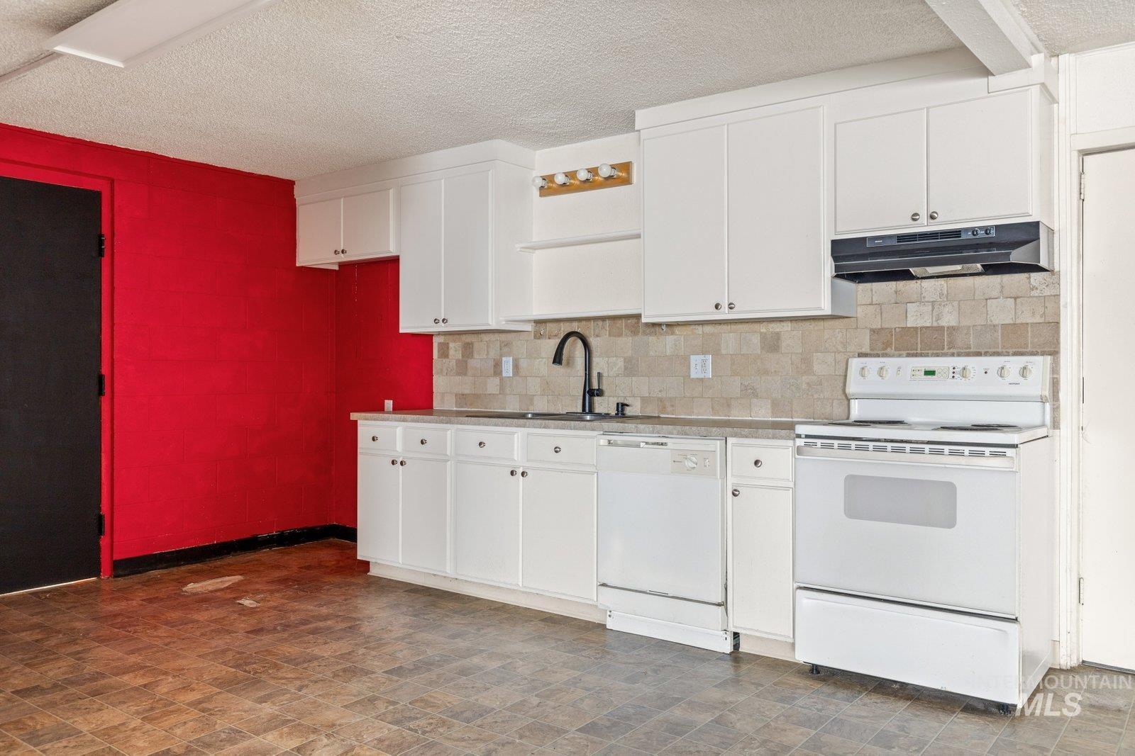 410 N Kimball Ave Property Photo 19