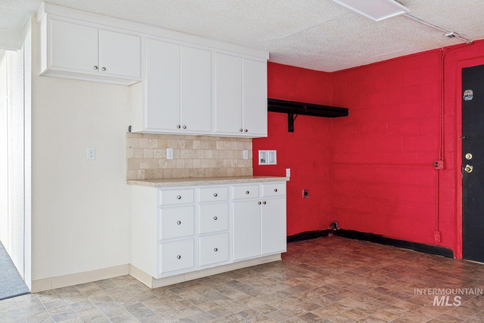 410 N Kimball Ave Property Photo 20