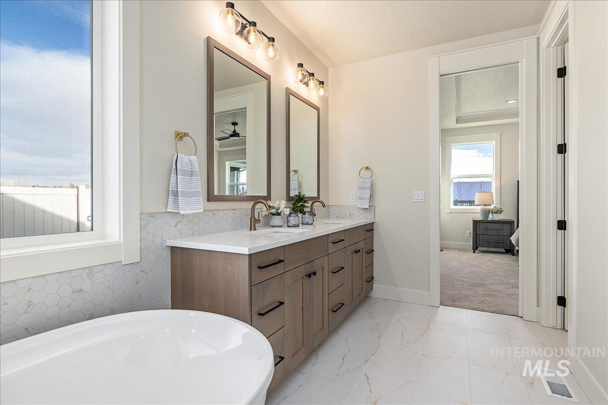 2408 N Sugar Loop Ave Property Photo 28