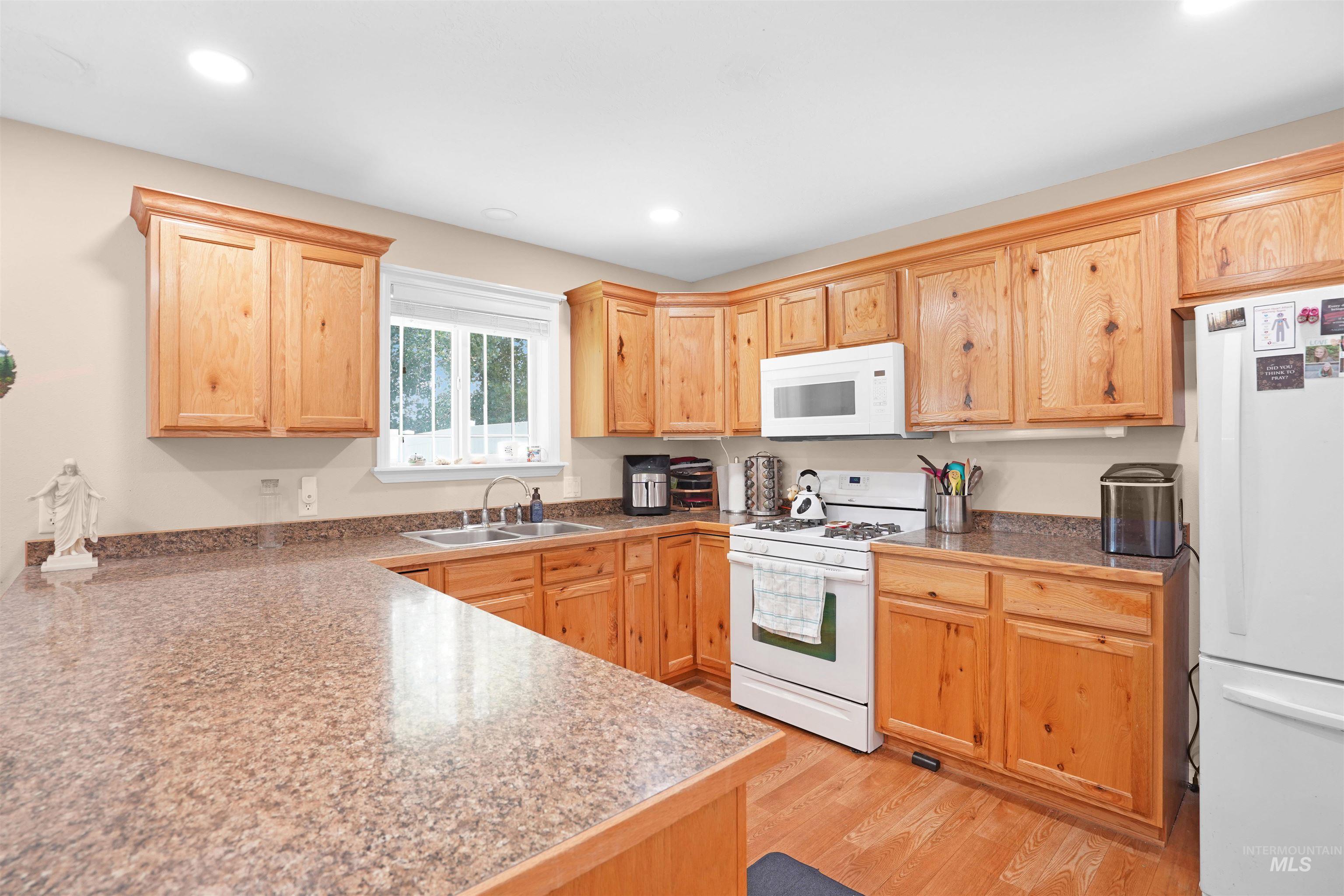 407 Page Circle Property Photo 1
