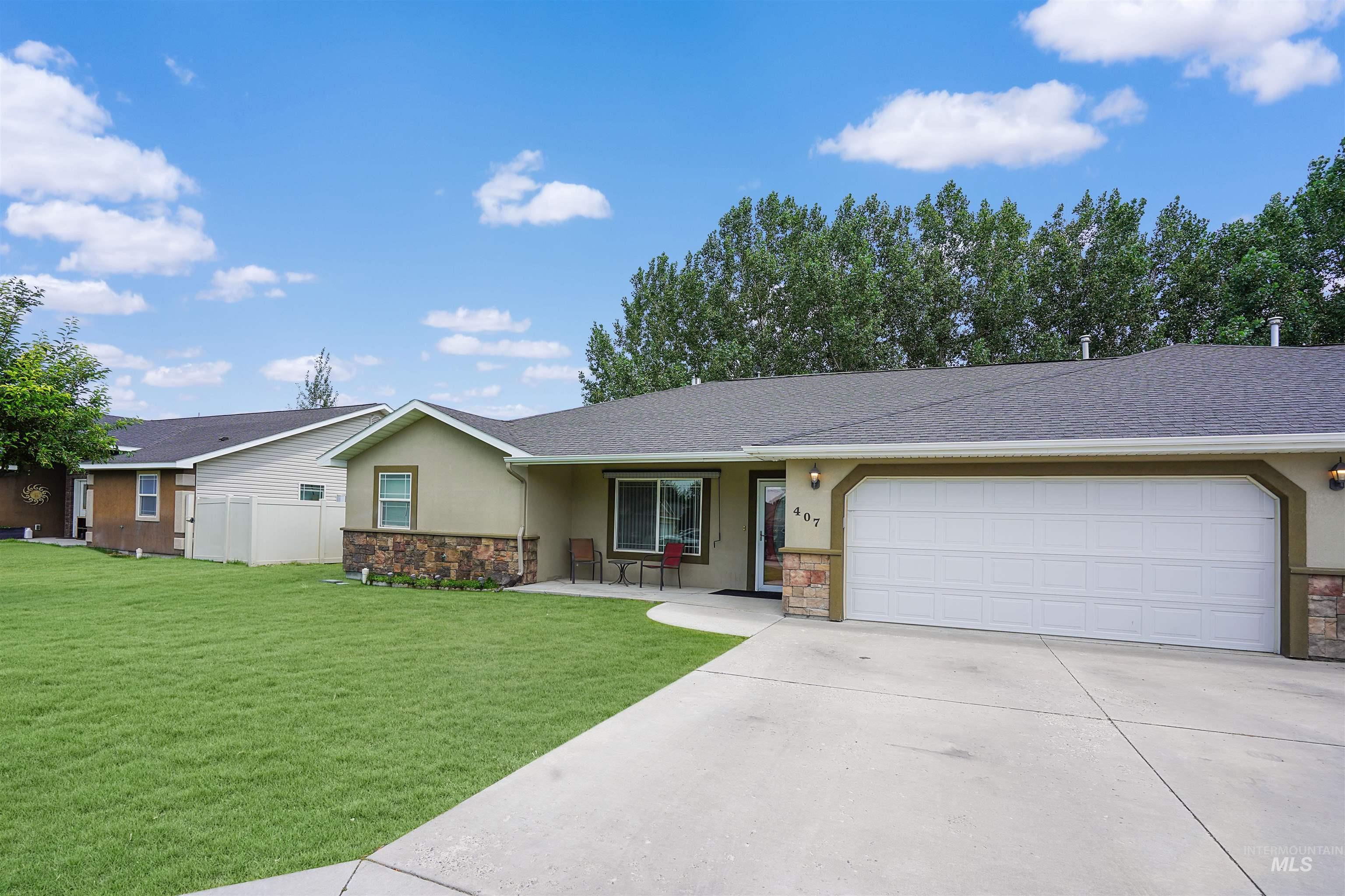 407 Page Circle Property Photo 2