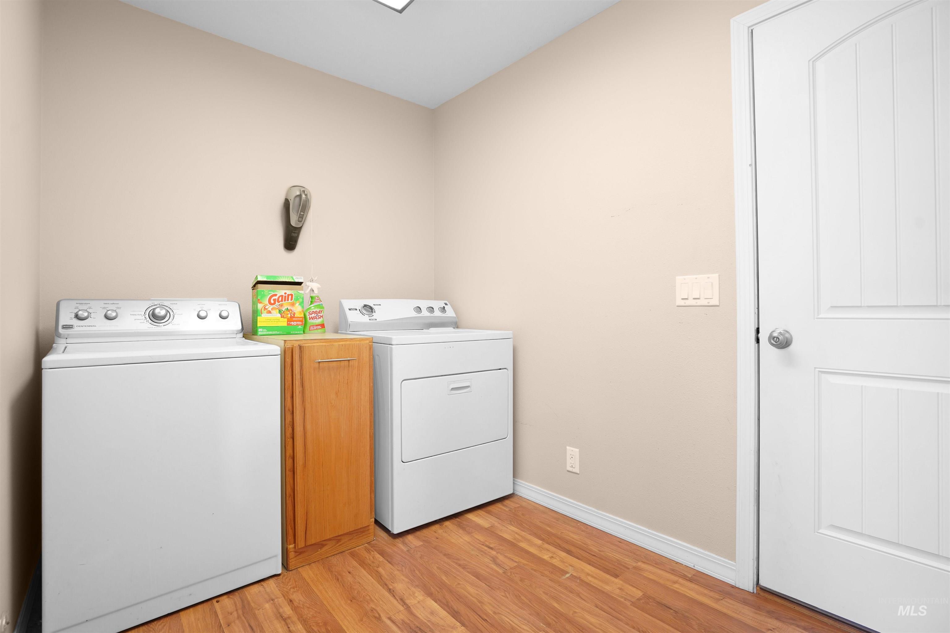 407 Page Circle Property Photo 9