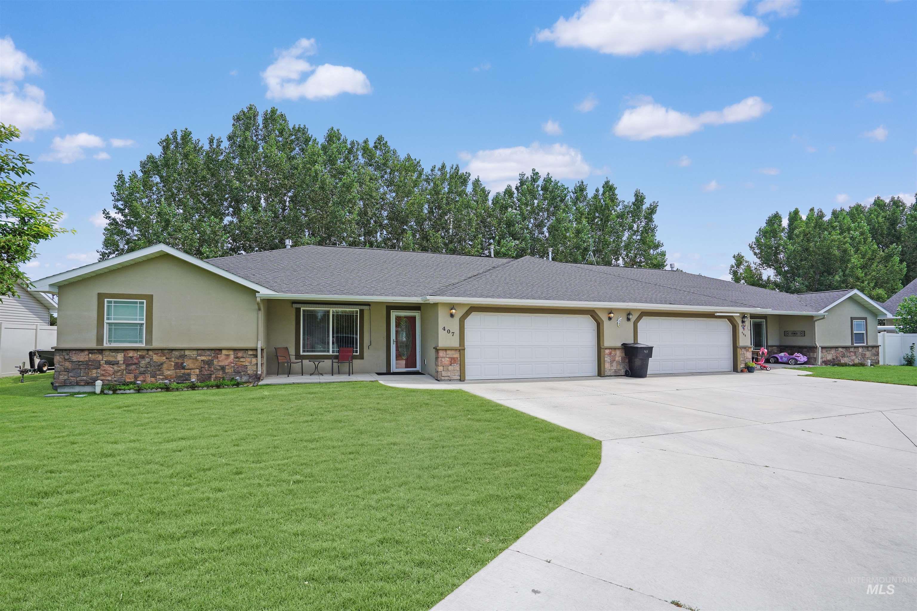407 Page Circle Property Photo 14