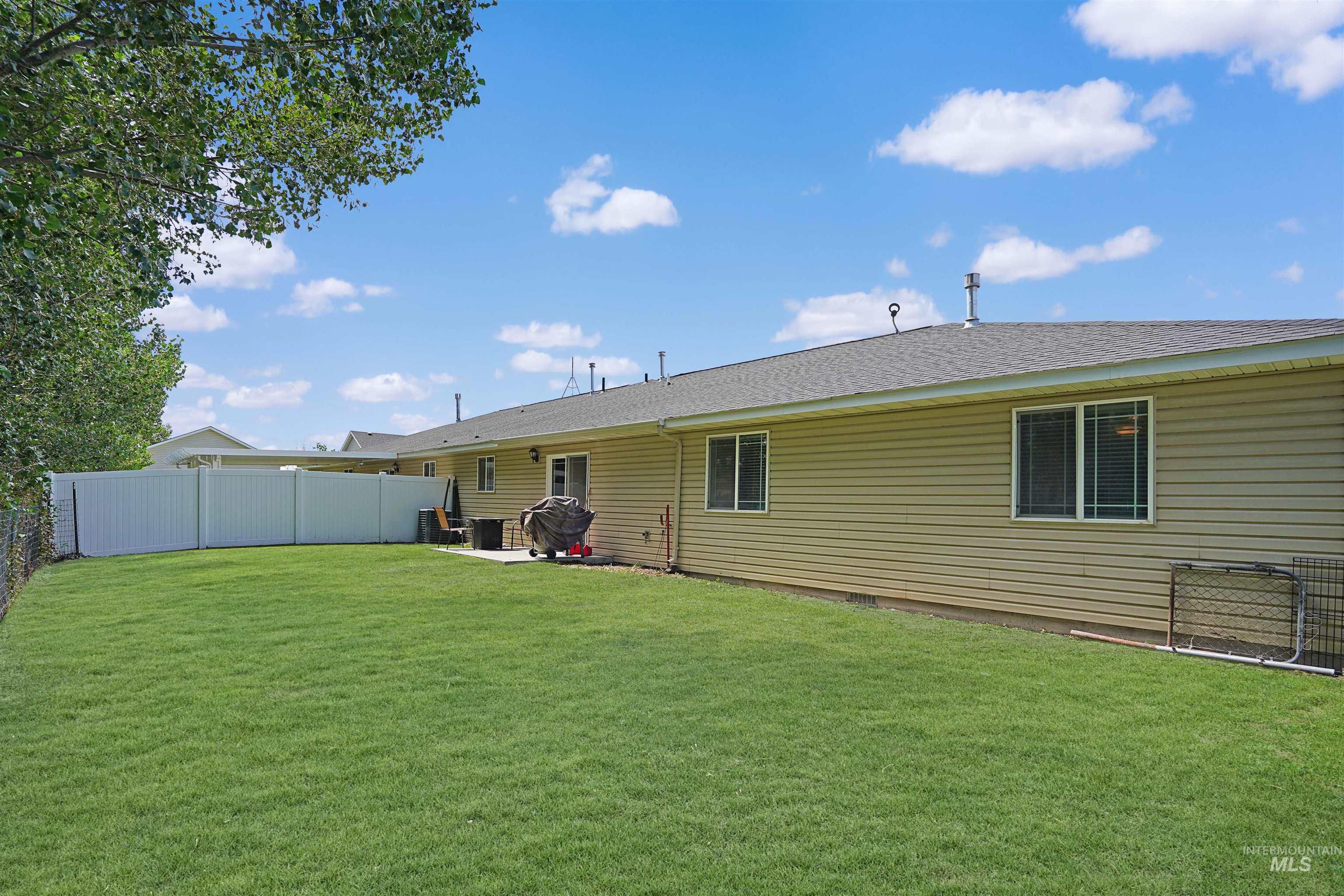 407 Page Circle Property Photo 17