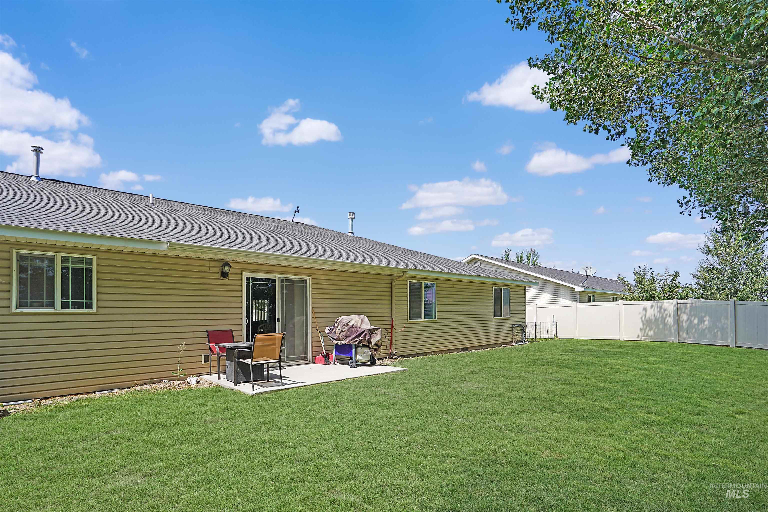 407 Page Circle Property Photo 18