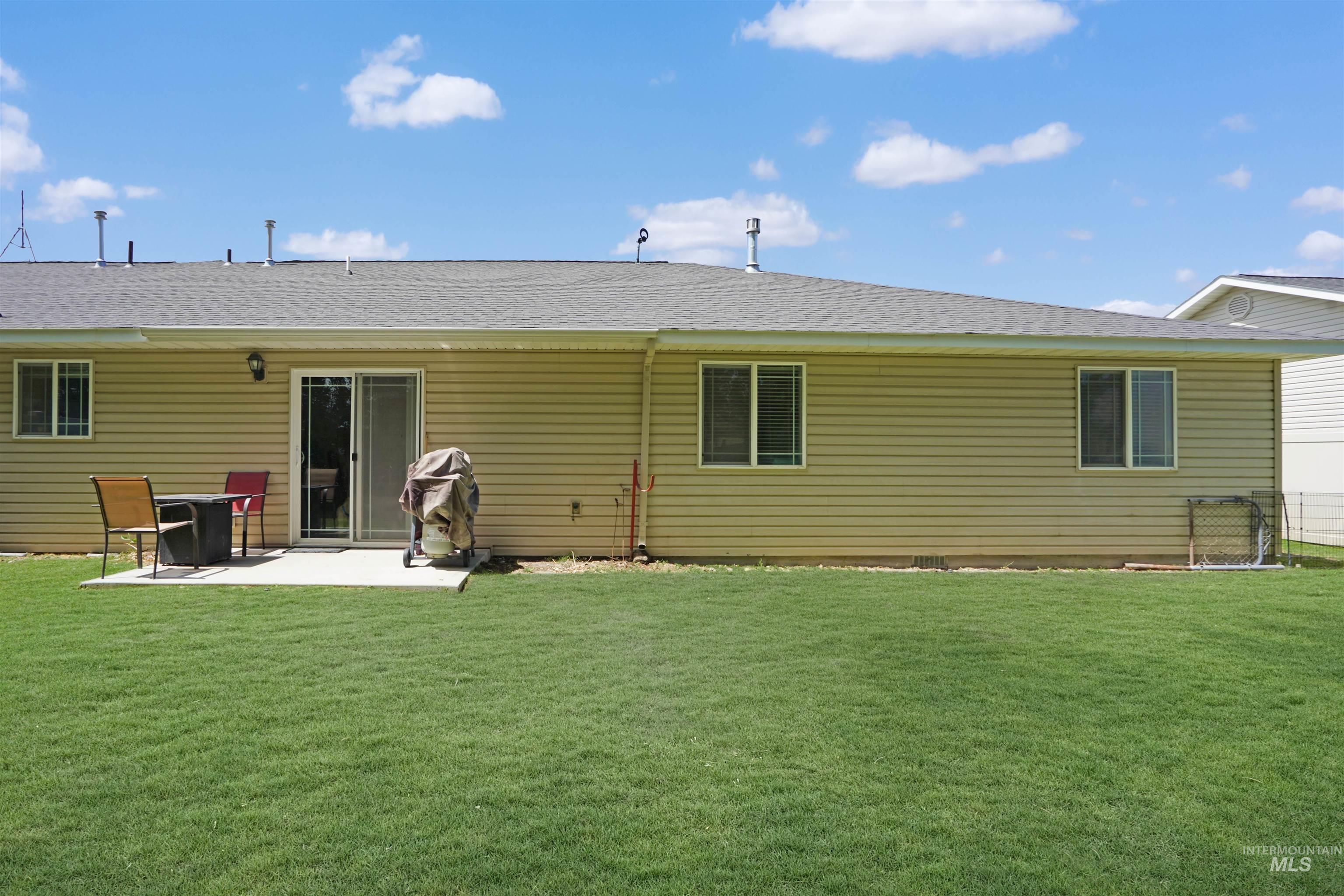 407 Page Circle Property Photo 19