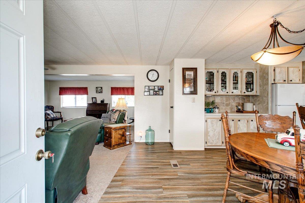 5381 N Glencrest Property Photo 10