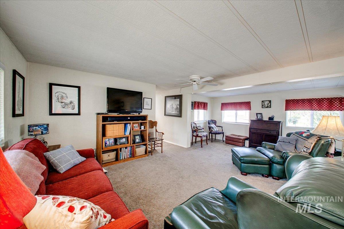 5381 N Glencrest Property Photo 12