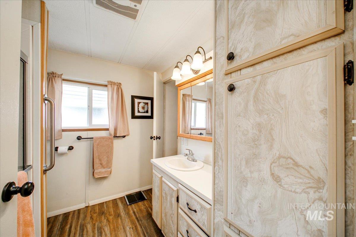 5381 N Glencrest Property Photo 17