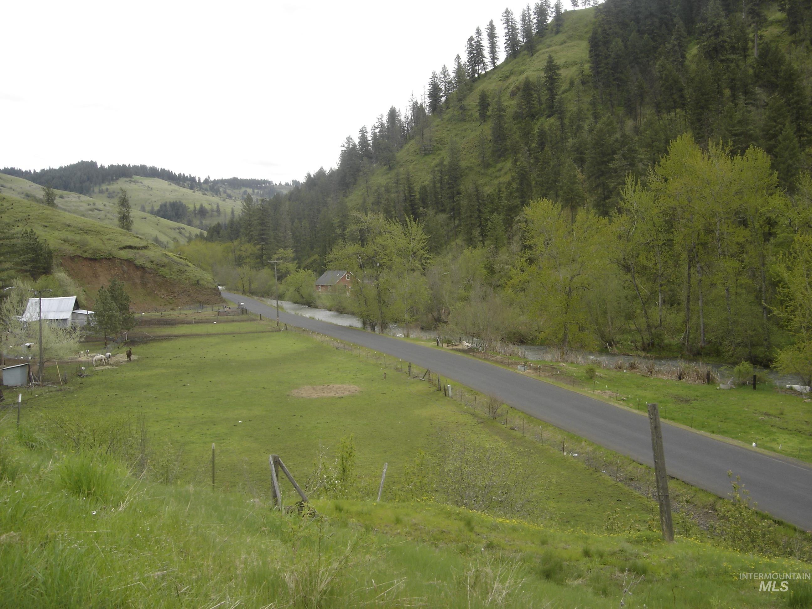 1068 Clearcreek Road Property Photo 7