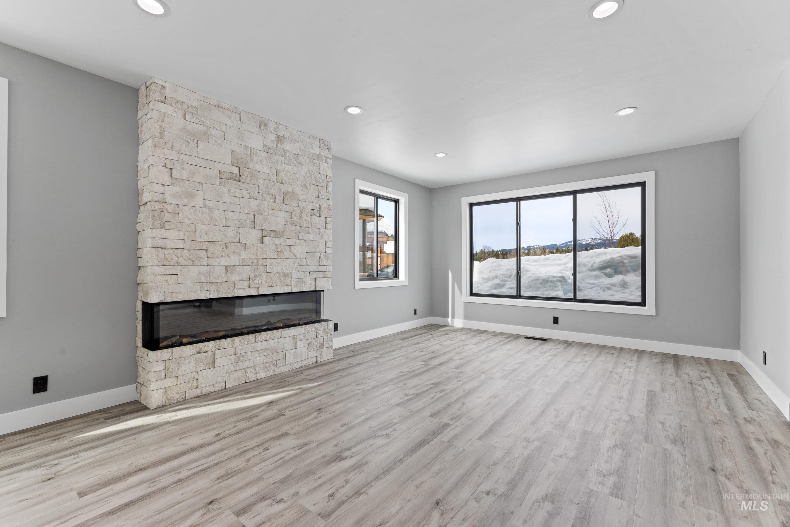 224 Meadow Lake Ct Property Photo 8