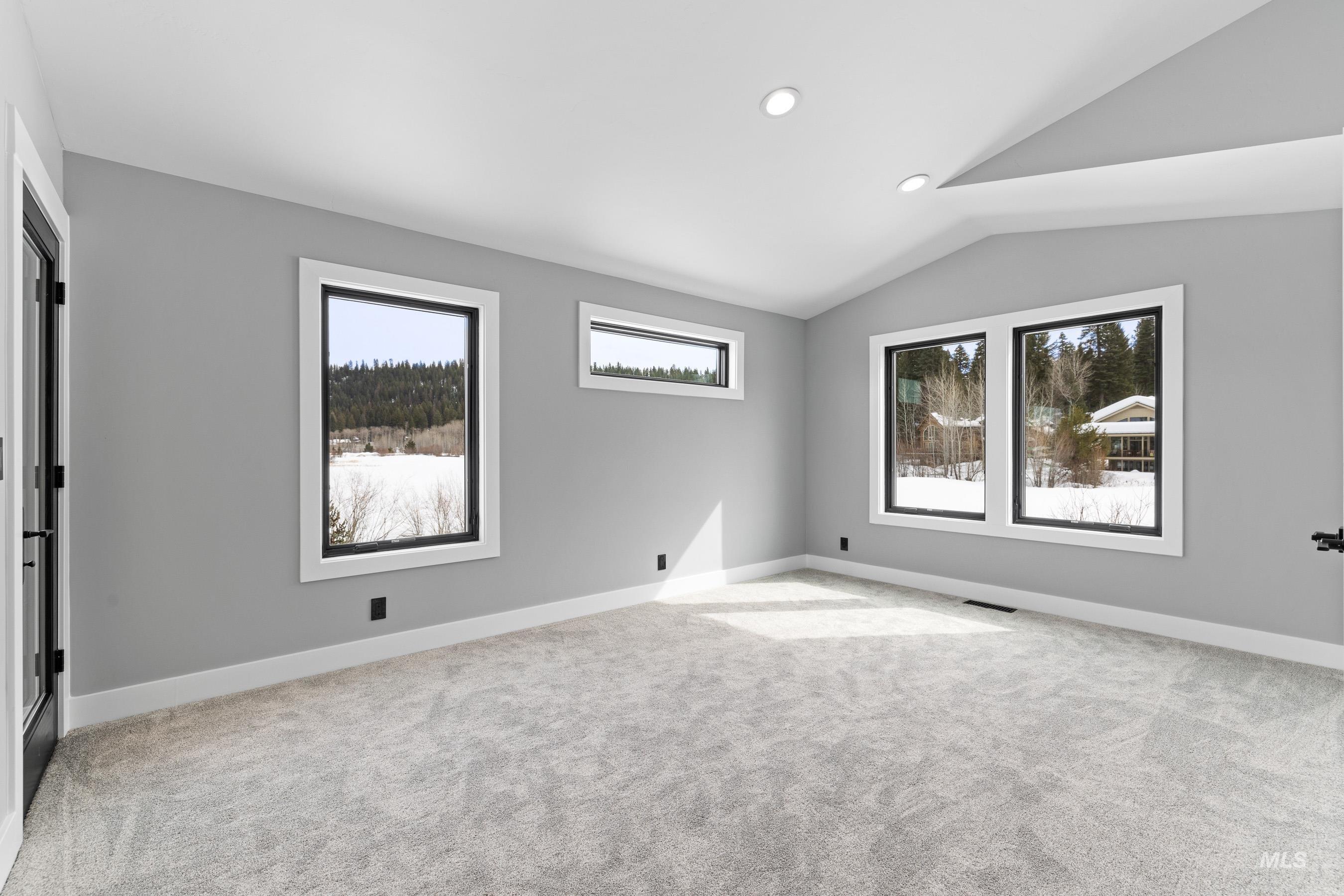 224 Meadow Lake Ct Property Photo 24