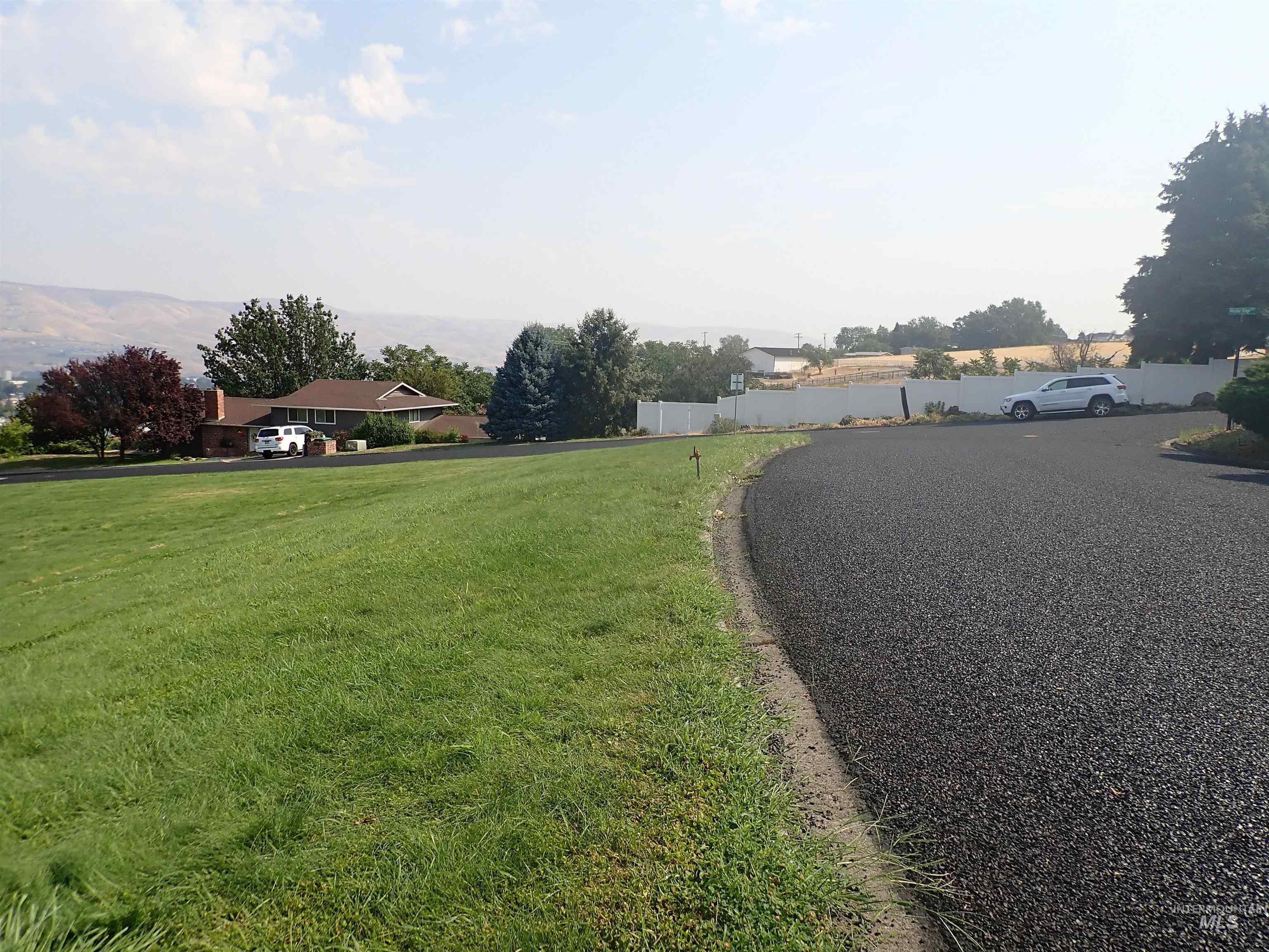 2936 Mayfair Ridge Property Photo 2