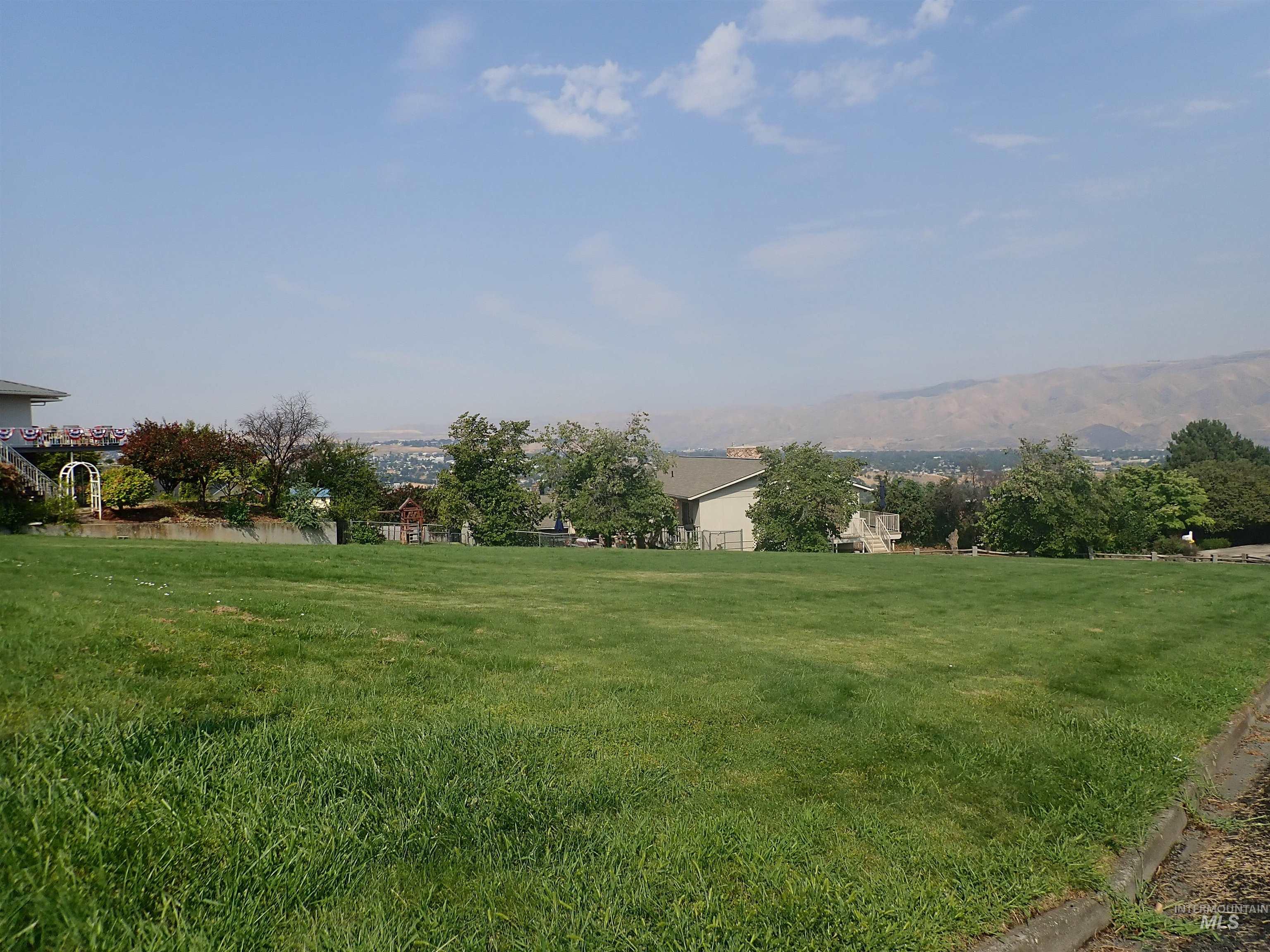 2936 Mayfair Ridge Property Photo 3