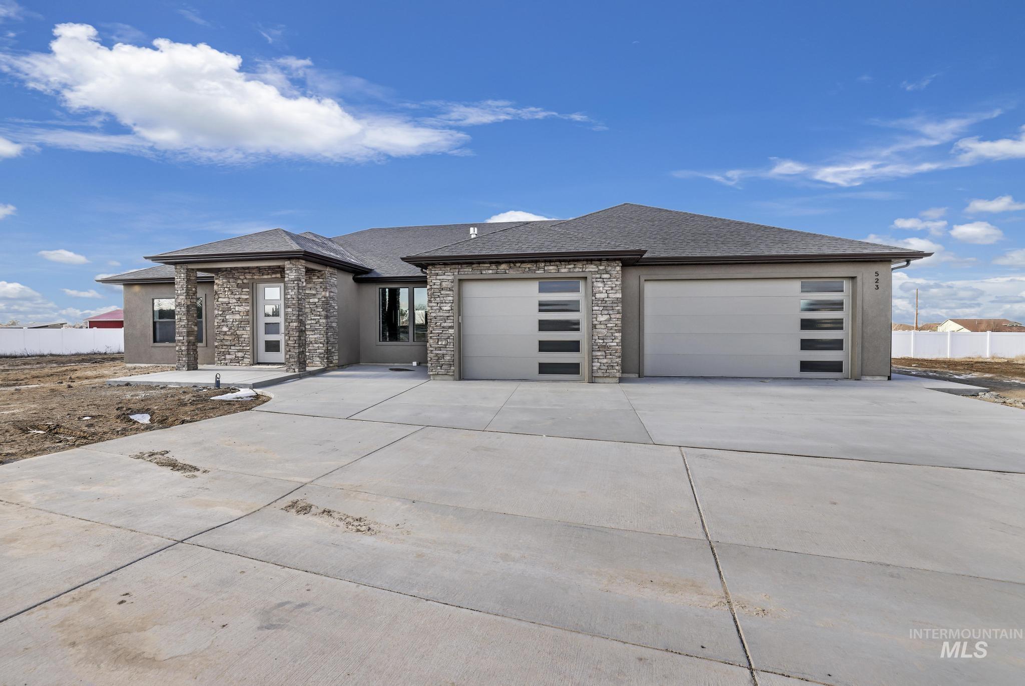 523 Moonbeam Way Property Photo 1