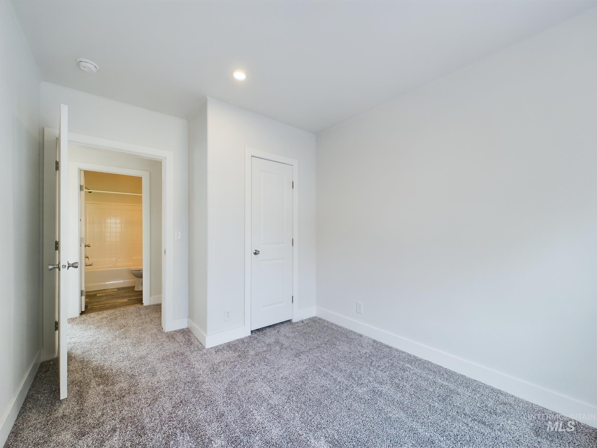 716 Liberty Lane Property Photo 12
