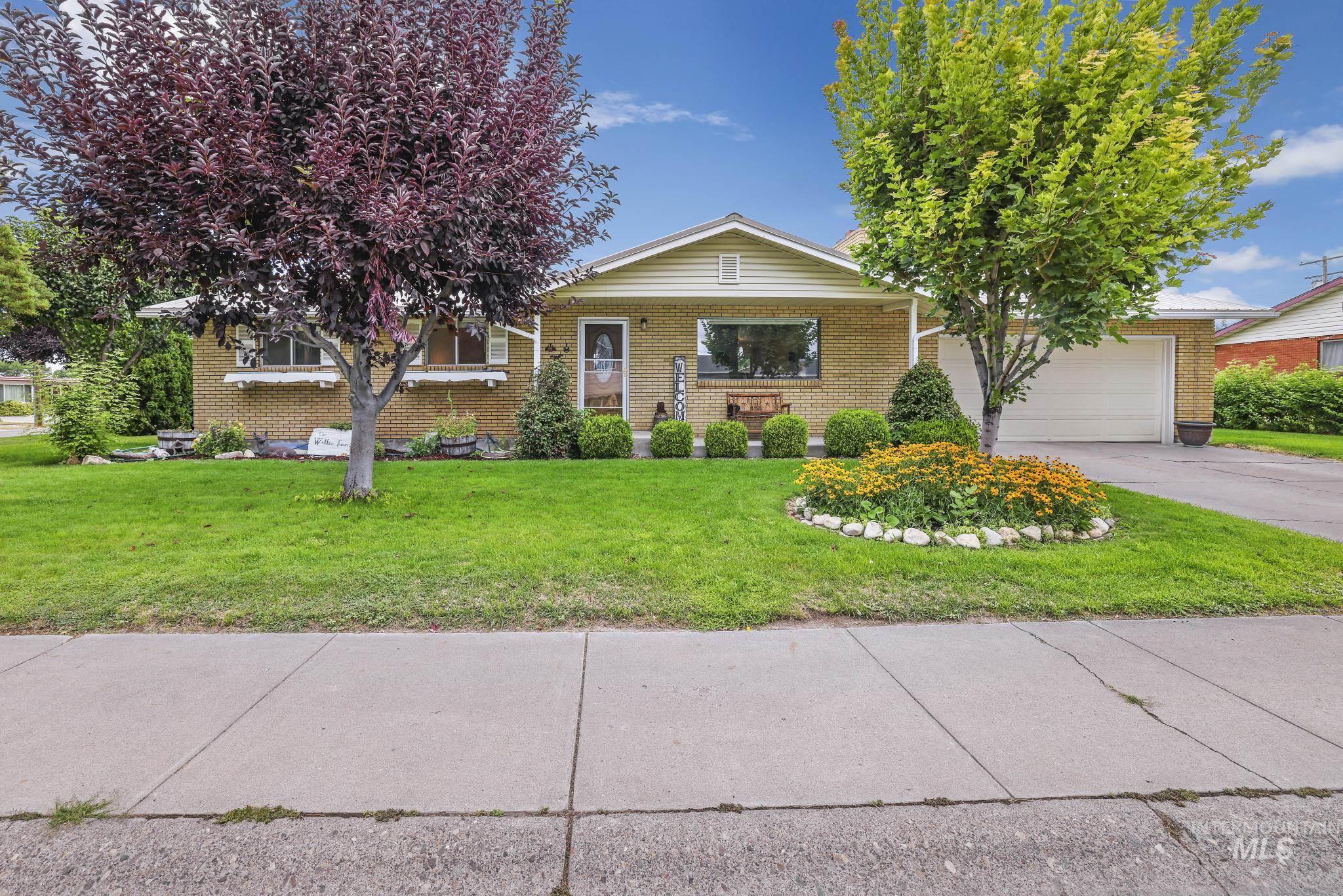 Suburban Park Real Estate Listings Main Image