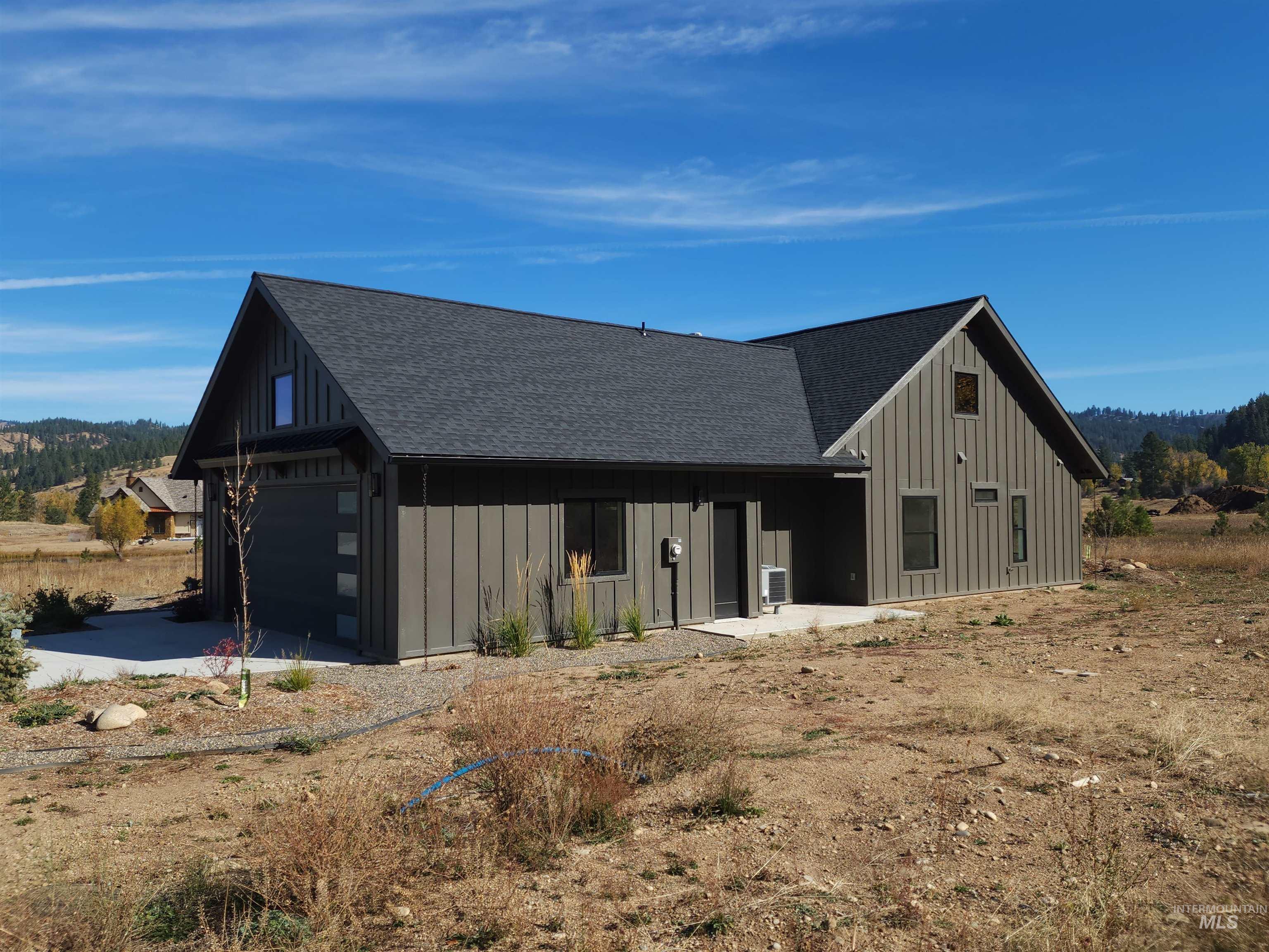 24 Wapiti Court Property Photo 2