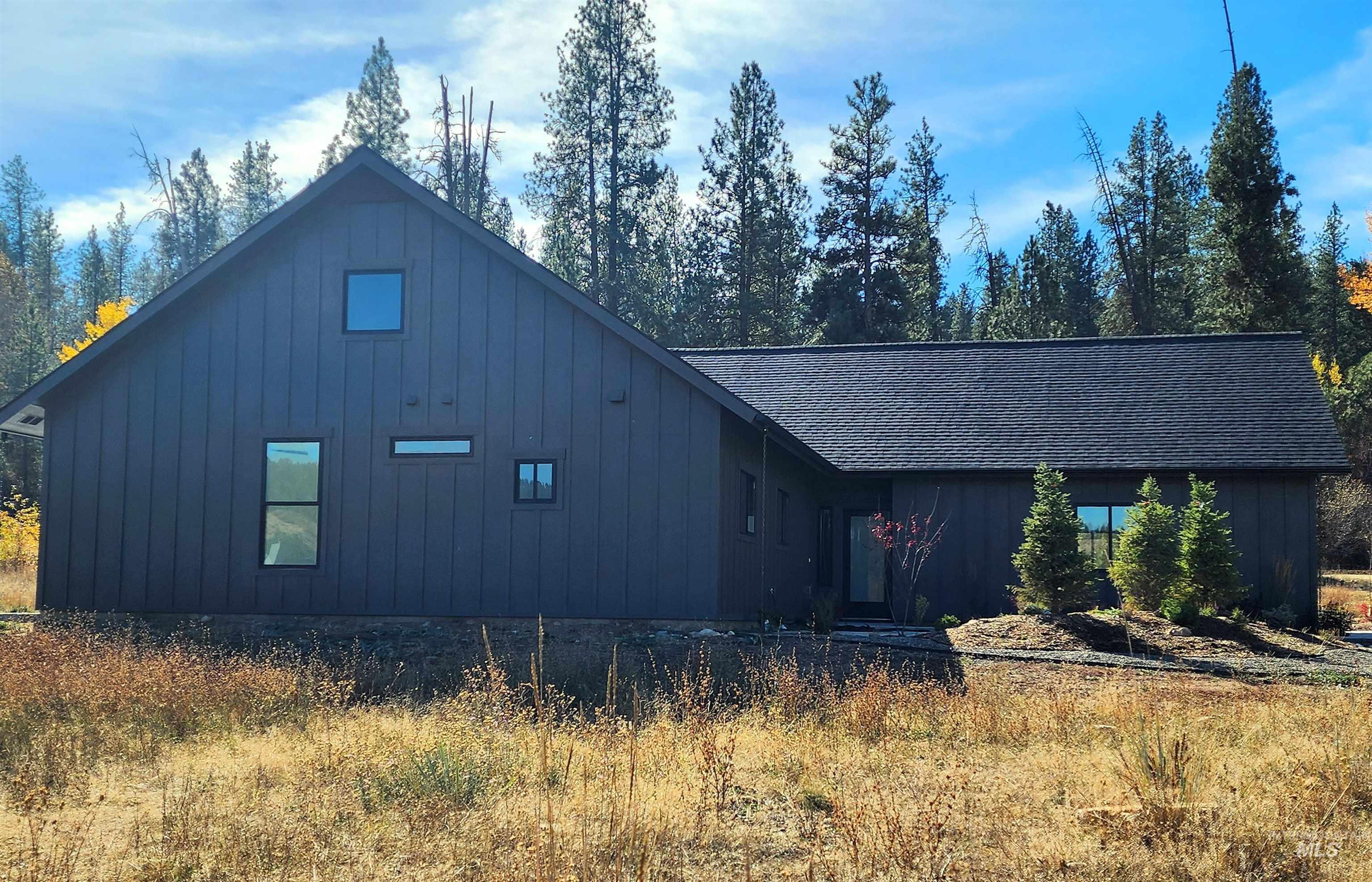 24 Wapiti Court Property Photo 3