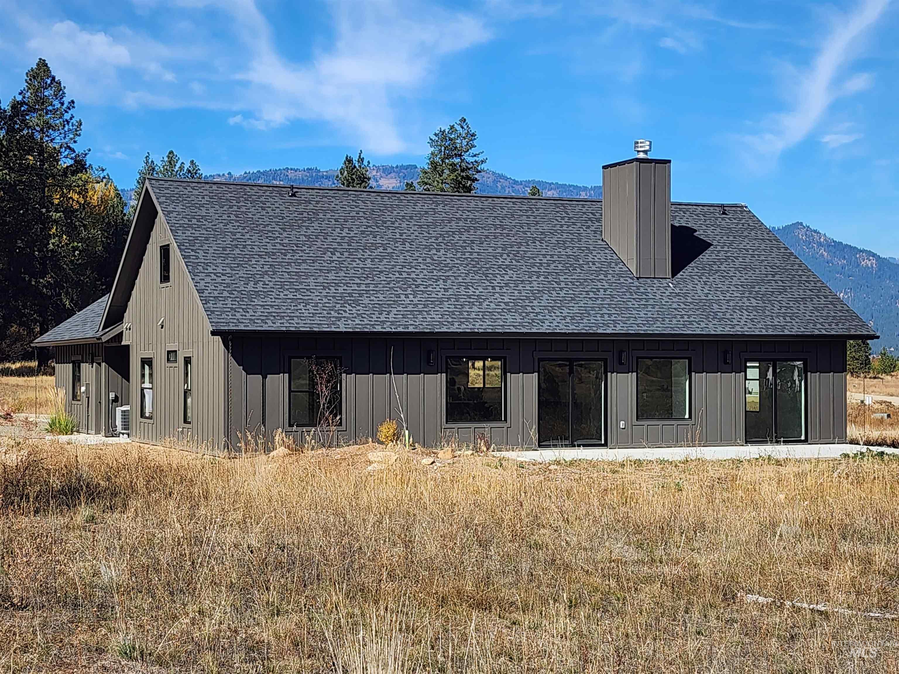 24 Wapiti Court Property Photo 4