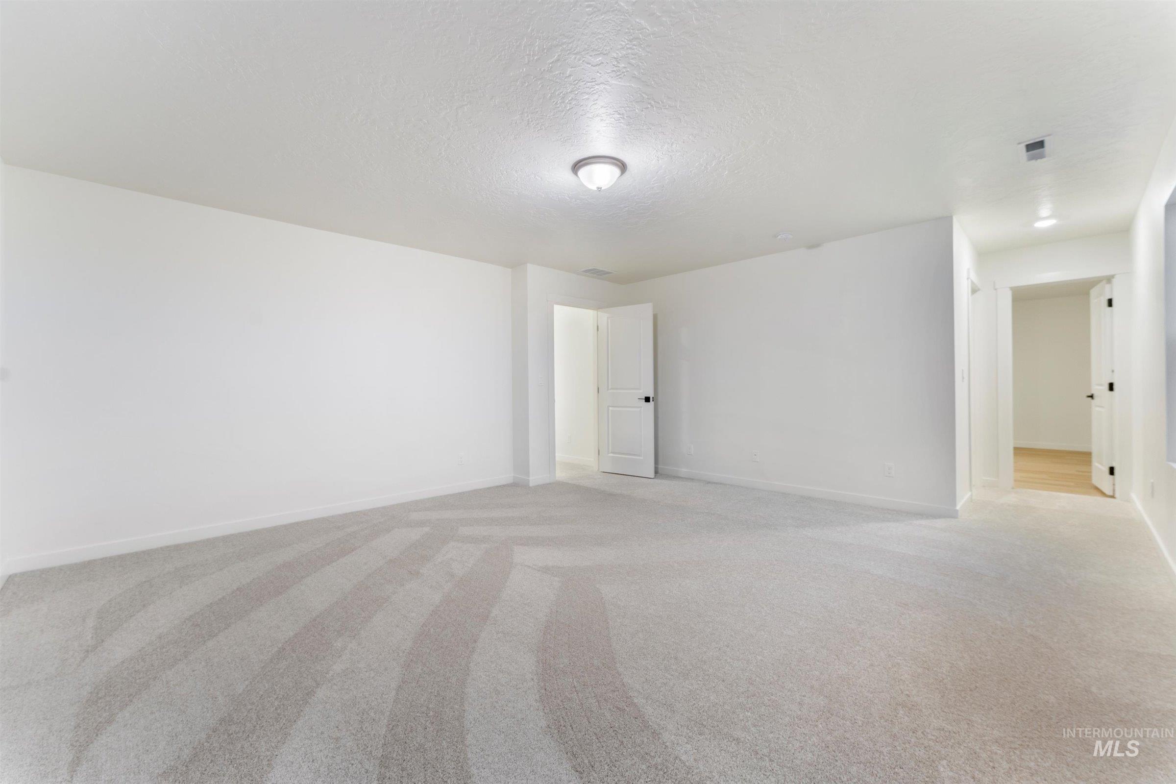 11200 Overhang St Property Photo 23