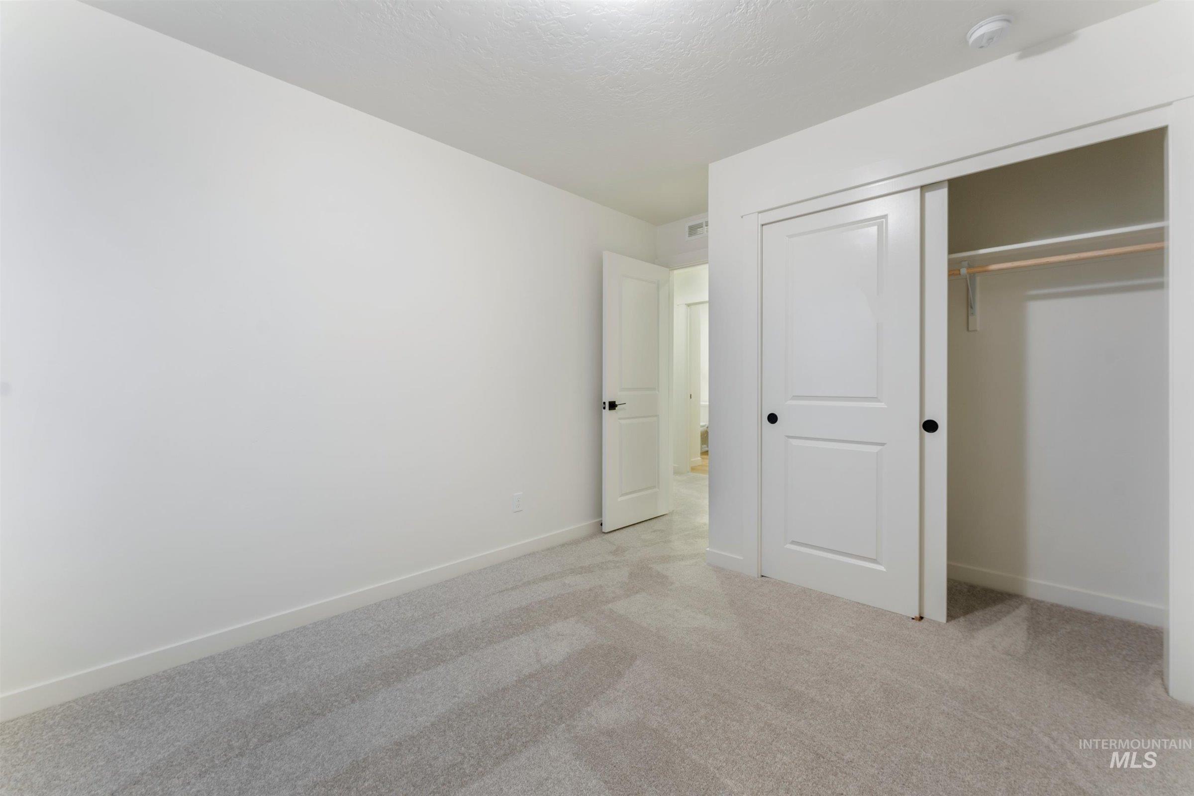 11200 Overhang St Property Photo 27