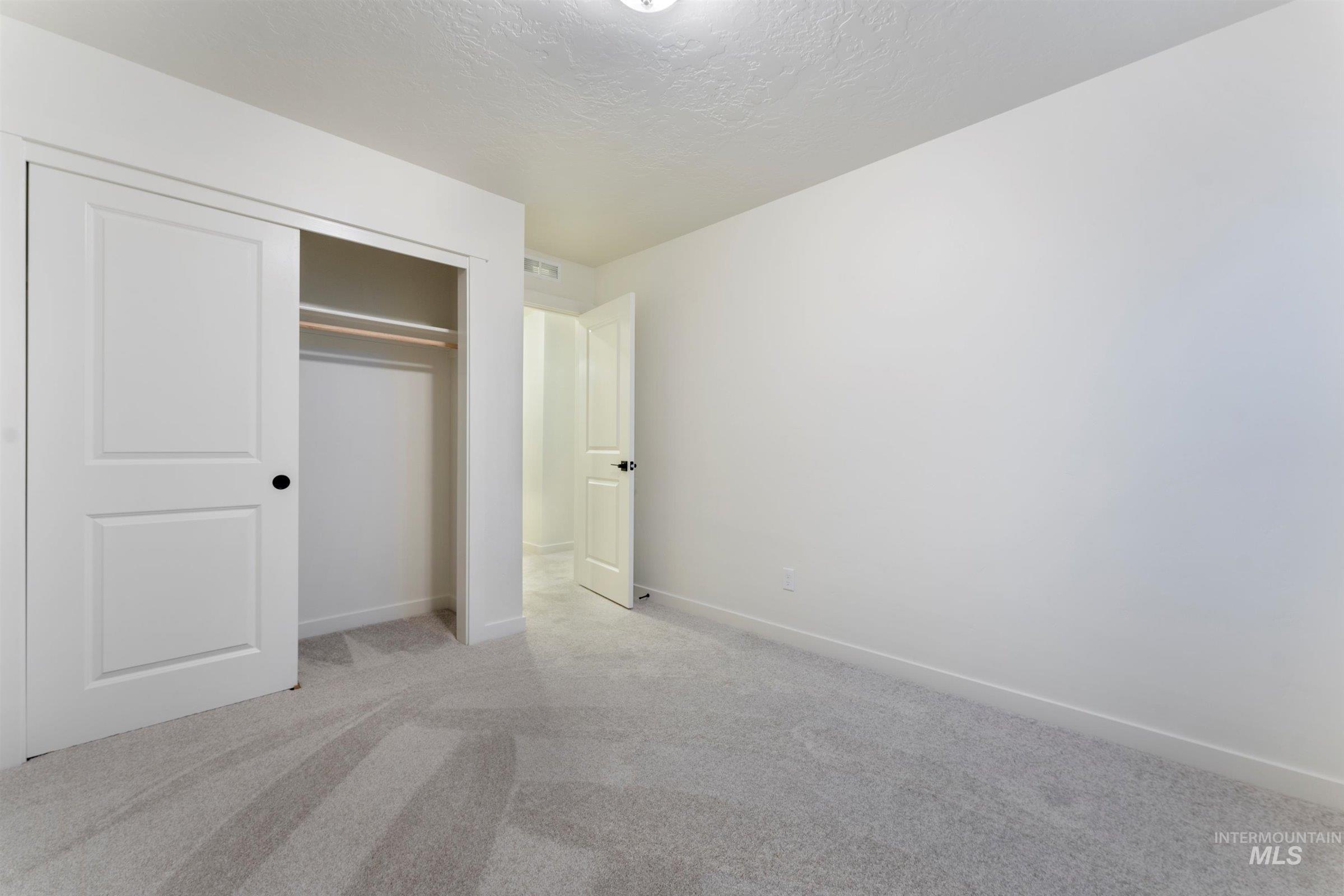 11200 Overhang St Property Photo 31