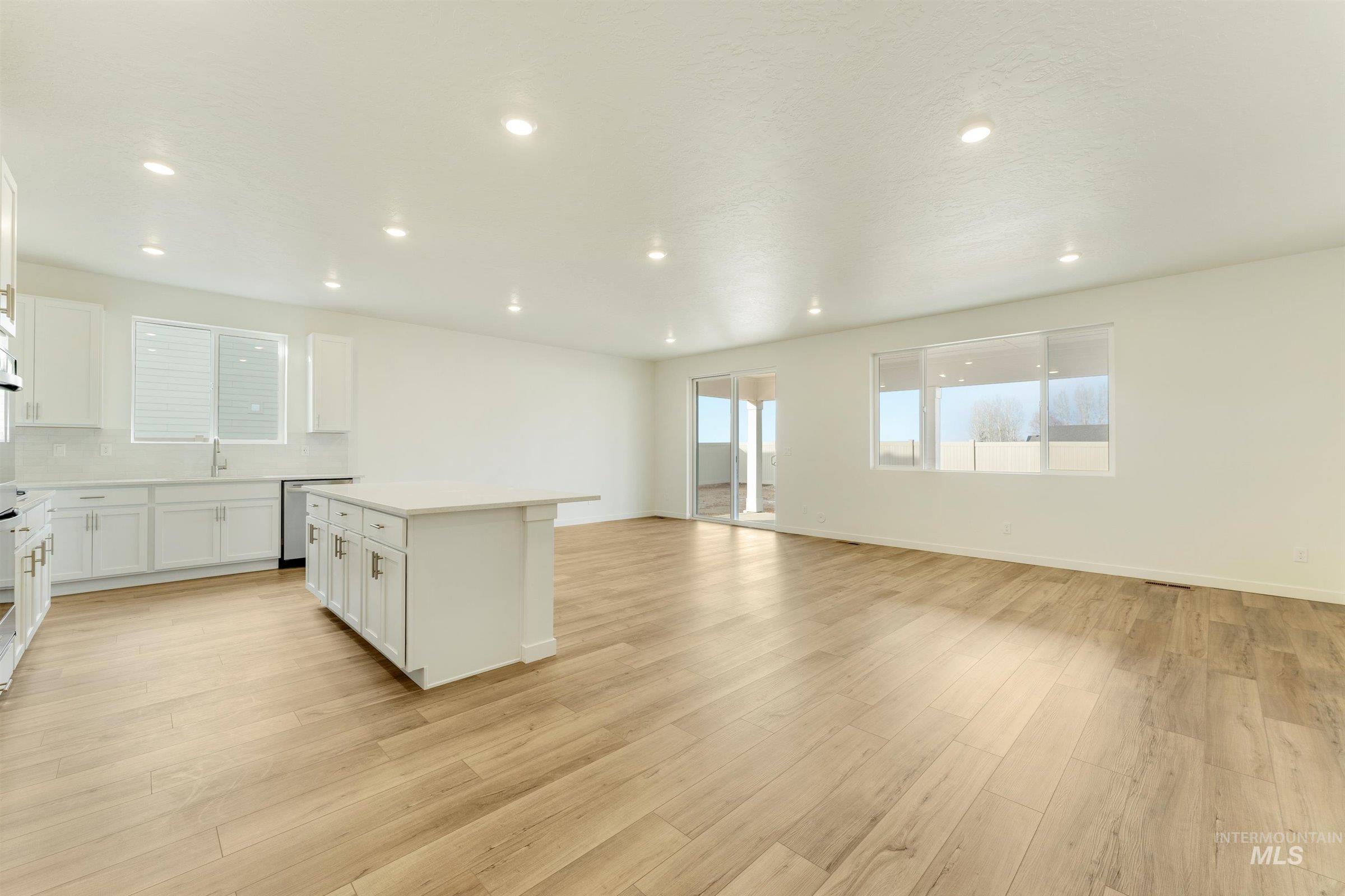 11176 Overhang St Property Photo 11