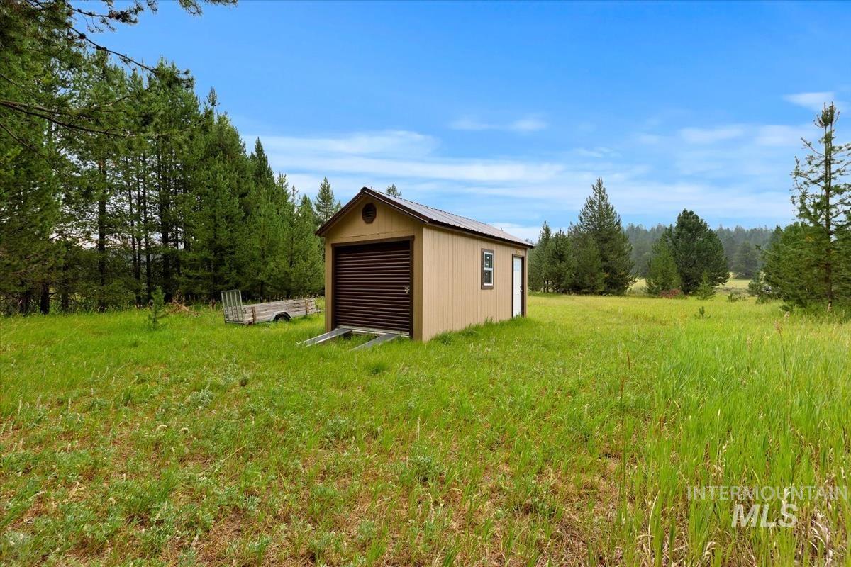 687 Cherokee Court Property Photo 12