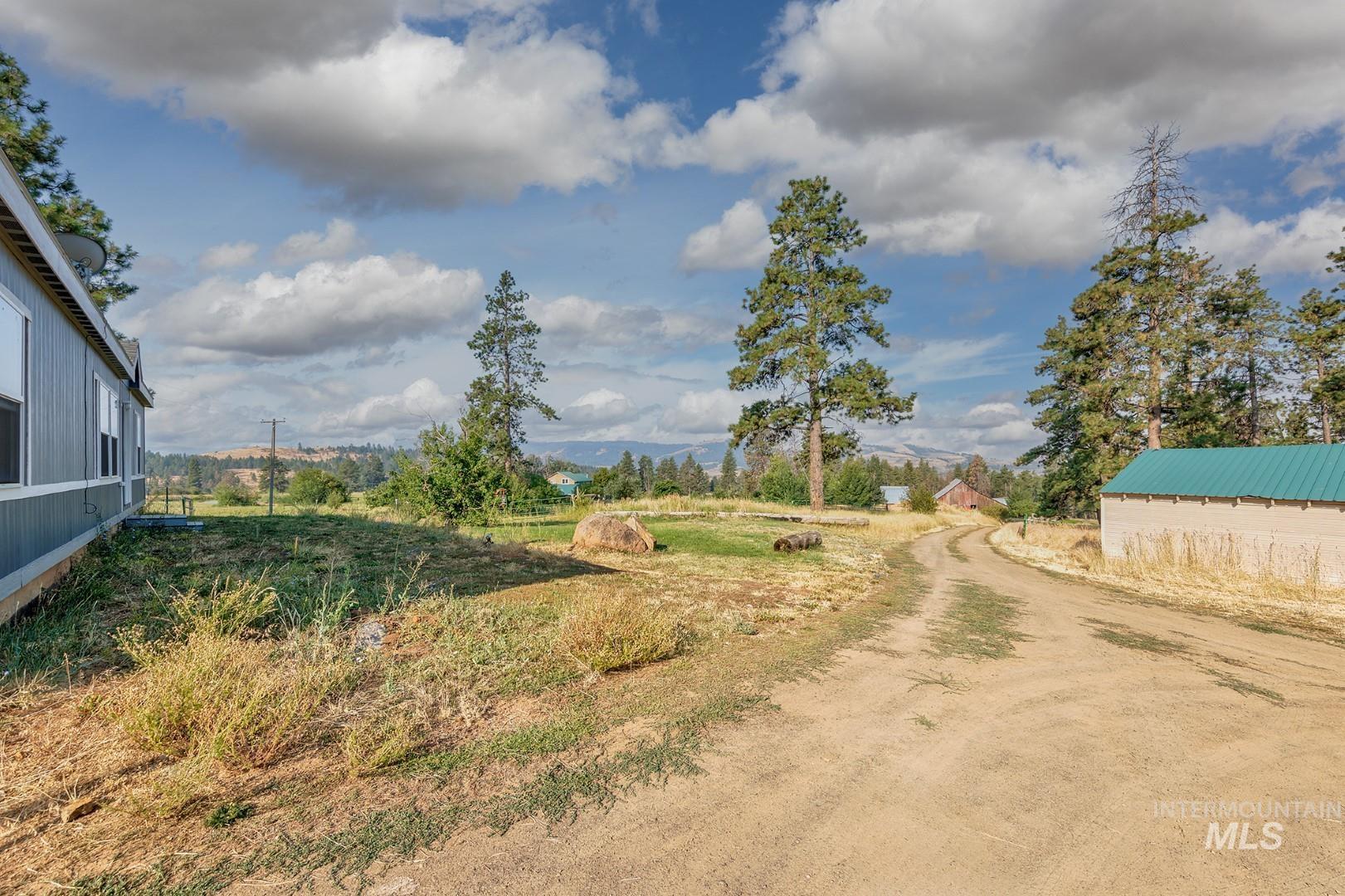 2093 Seid Creek Rd Property Photo 10