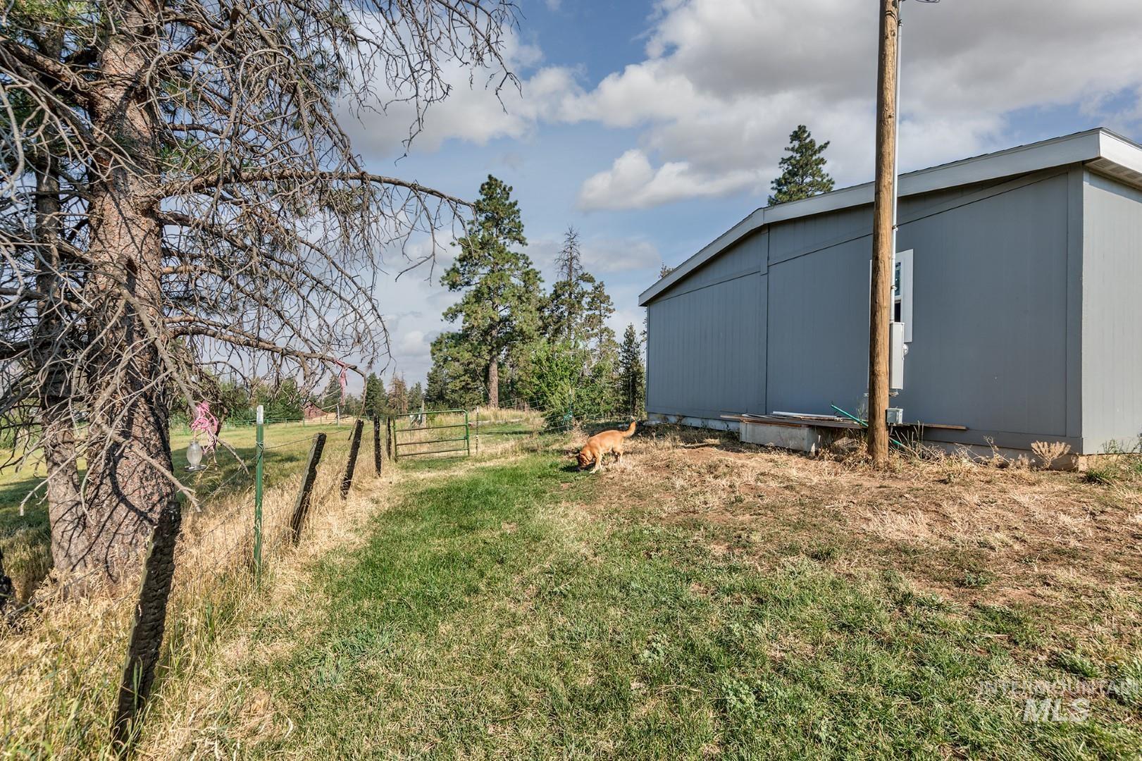 2093 Seid Creek Rd Property Photo 31