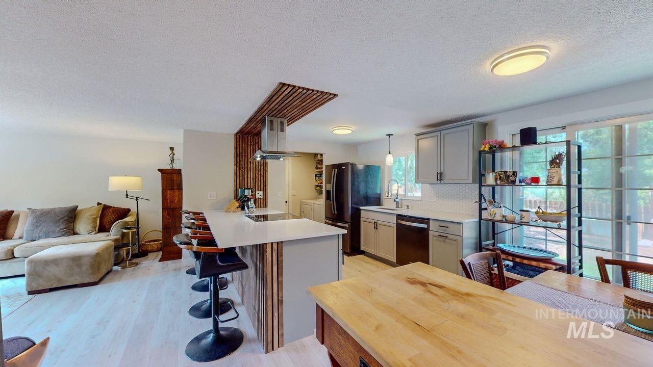 510 Shoshone Drive Property Photo 4