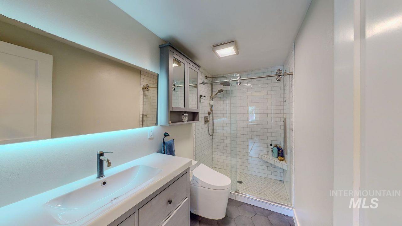 510 Shoshone Drive Property Photo 6