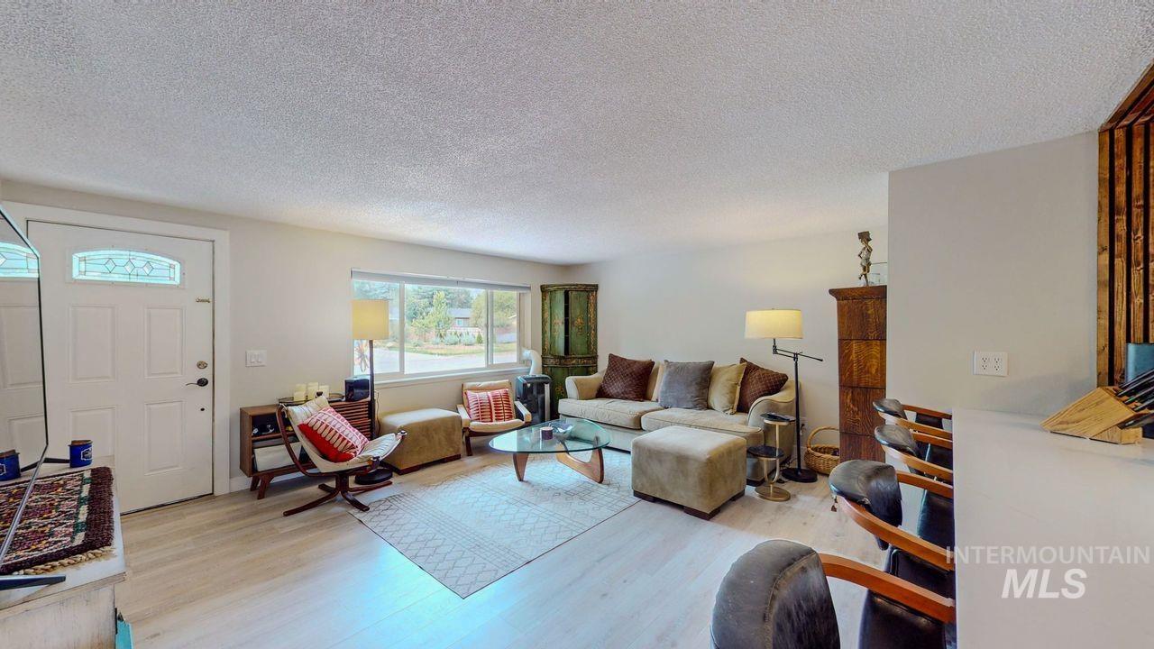 510 Shoshone Drive Property Photo 8