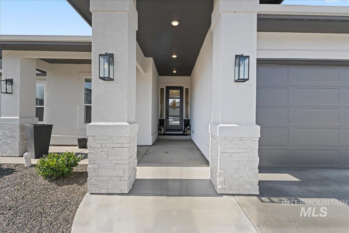 2345 S Pelion Way Property Photo 4