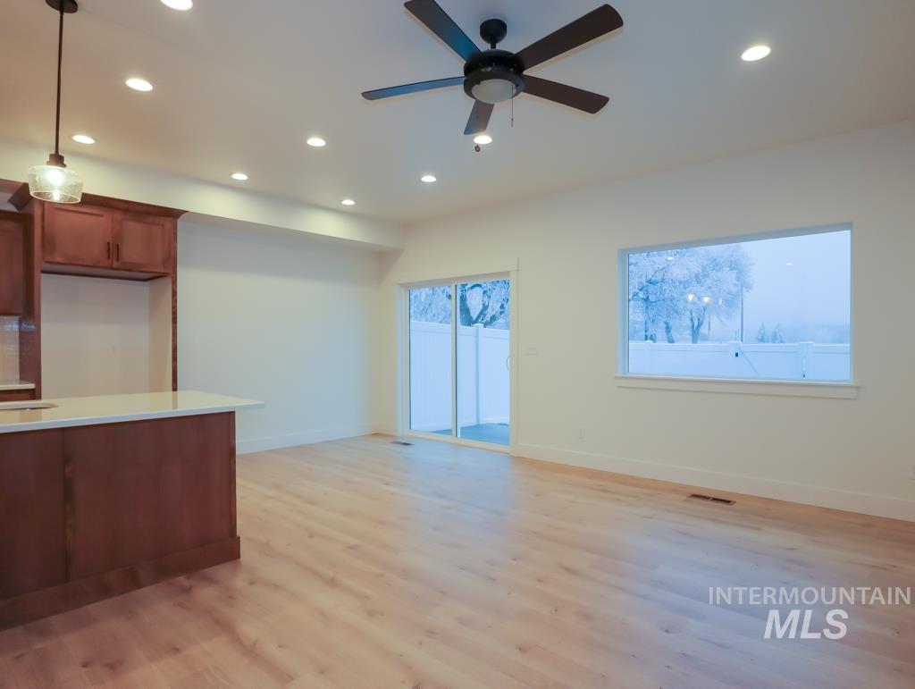 211 Ne 3rd Street Property Photo 9