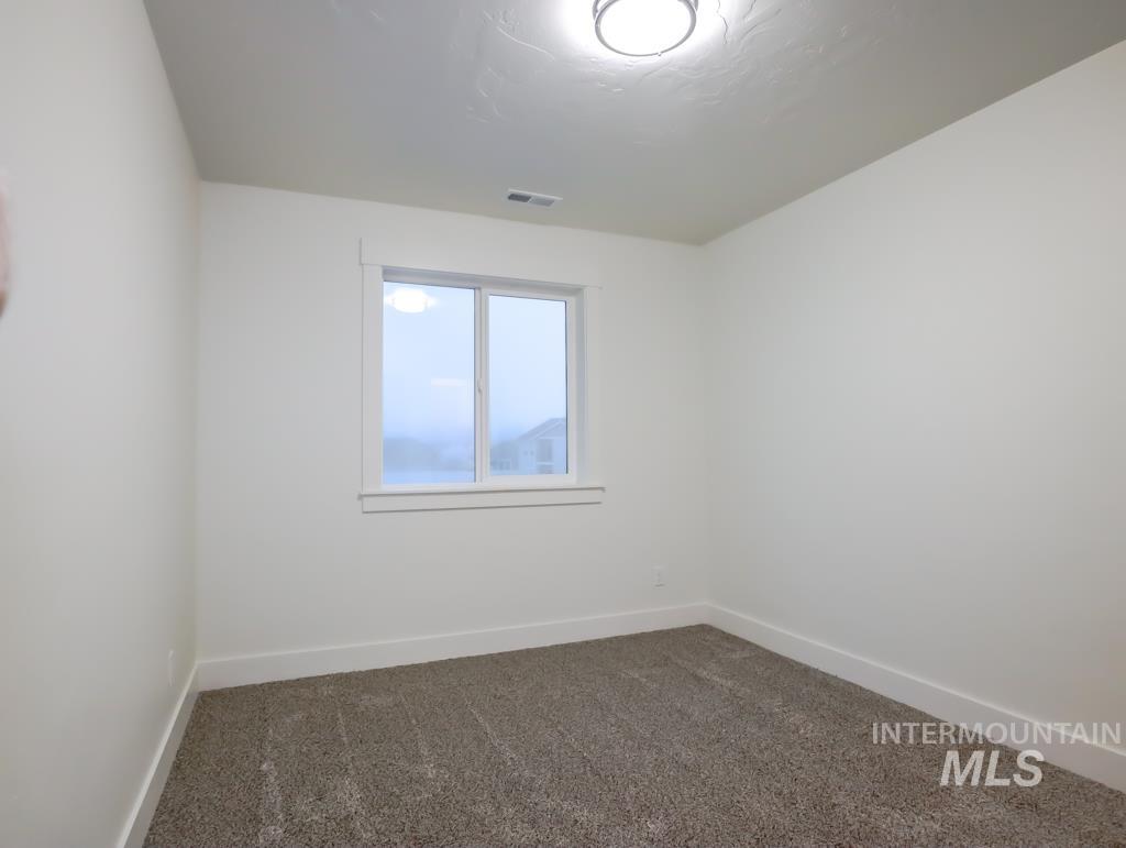 211 Ne 3rd Street Property Photo 23