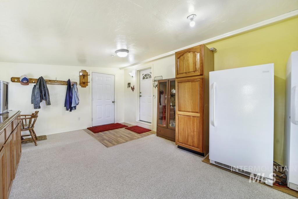 214 S 800 E Property Photo 49