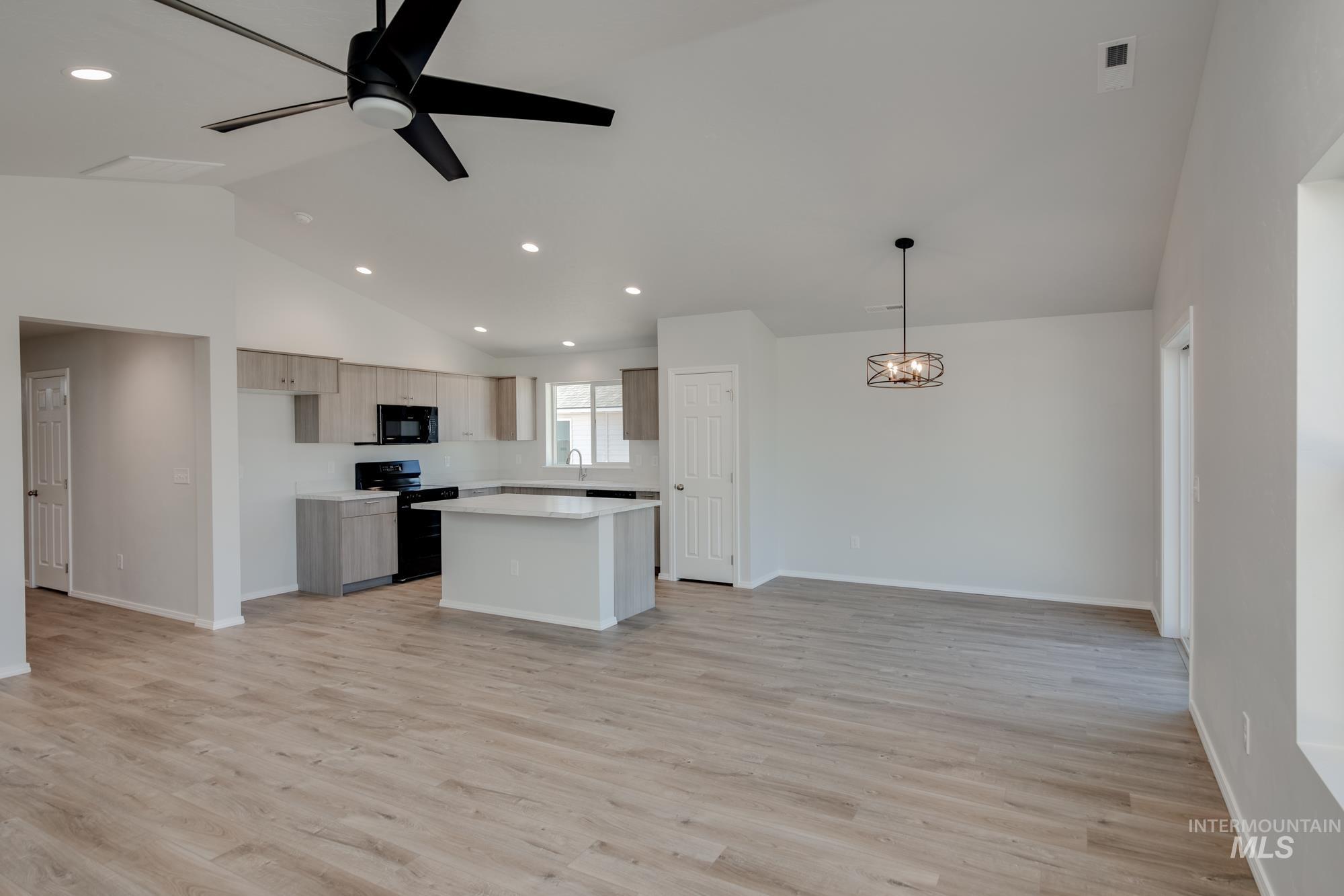 12898 Carkhill St Property Photo 3