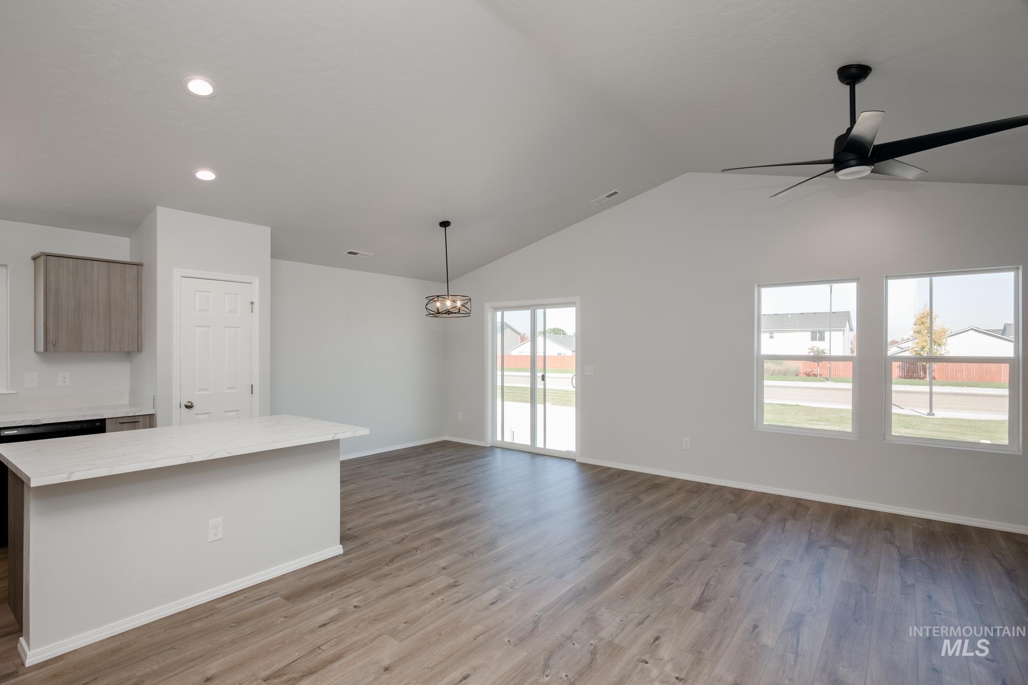 12898 Carkhill St Property Photo 8