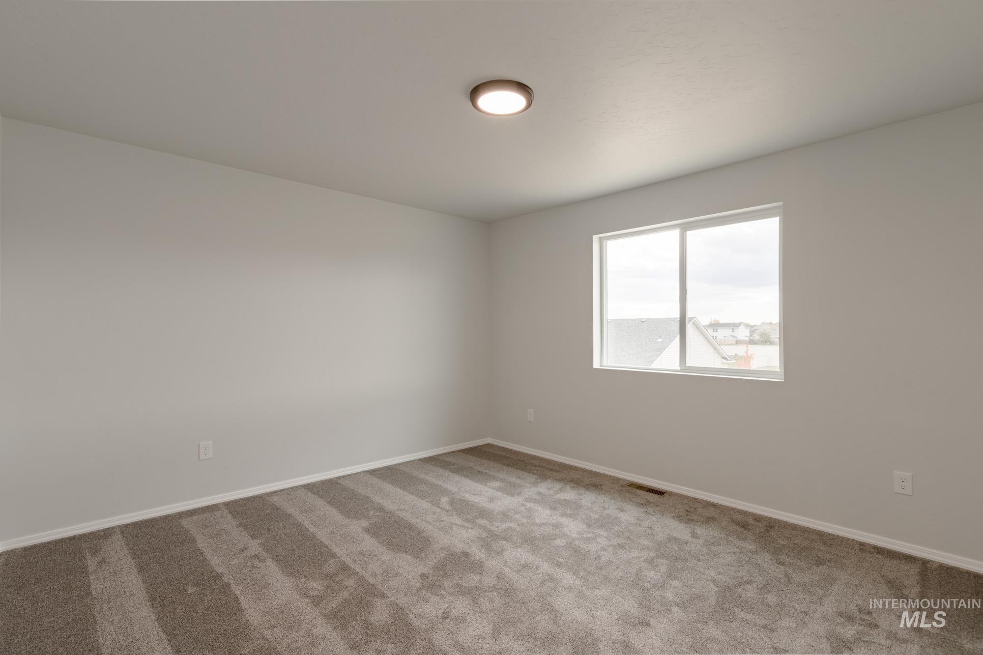 12929 Klamath Falls St Property Photo 20