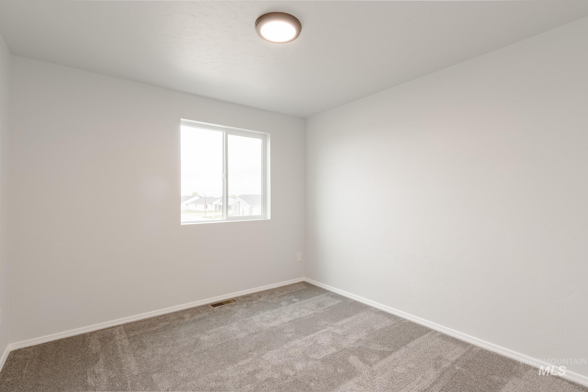 12929 Klamath Falls St Property Photo 22