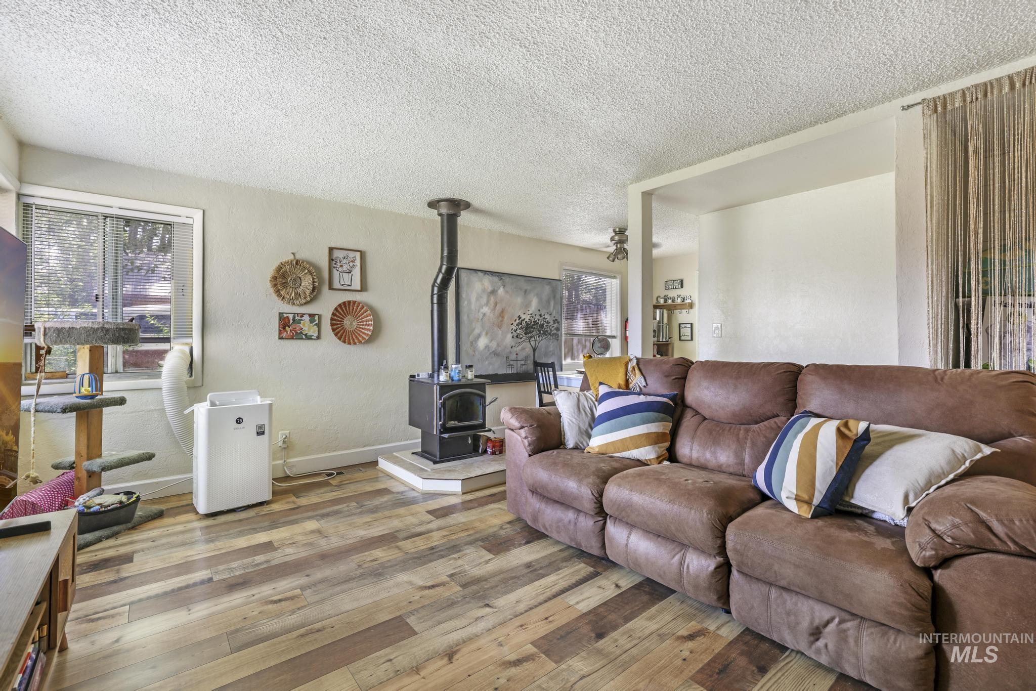 405 Jefferson Street Property Photo 6
