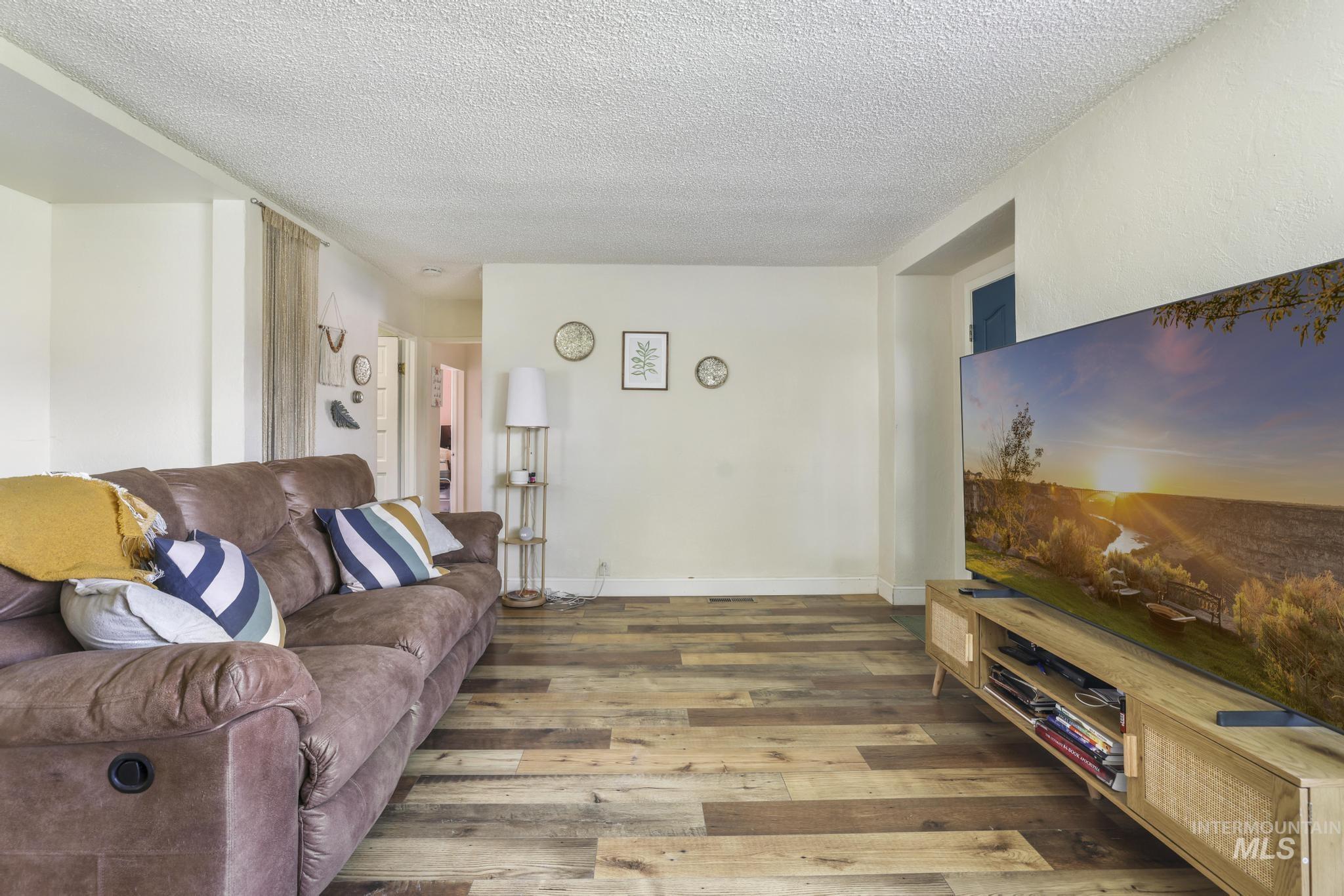405 Jefferson Street Property Photo 13