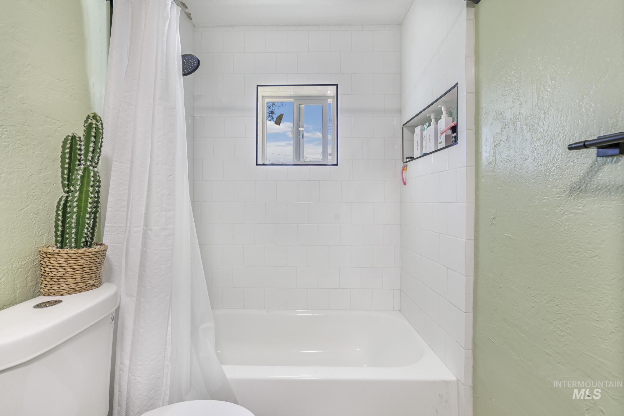 405 Jefferson Street Property Photo 17