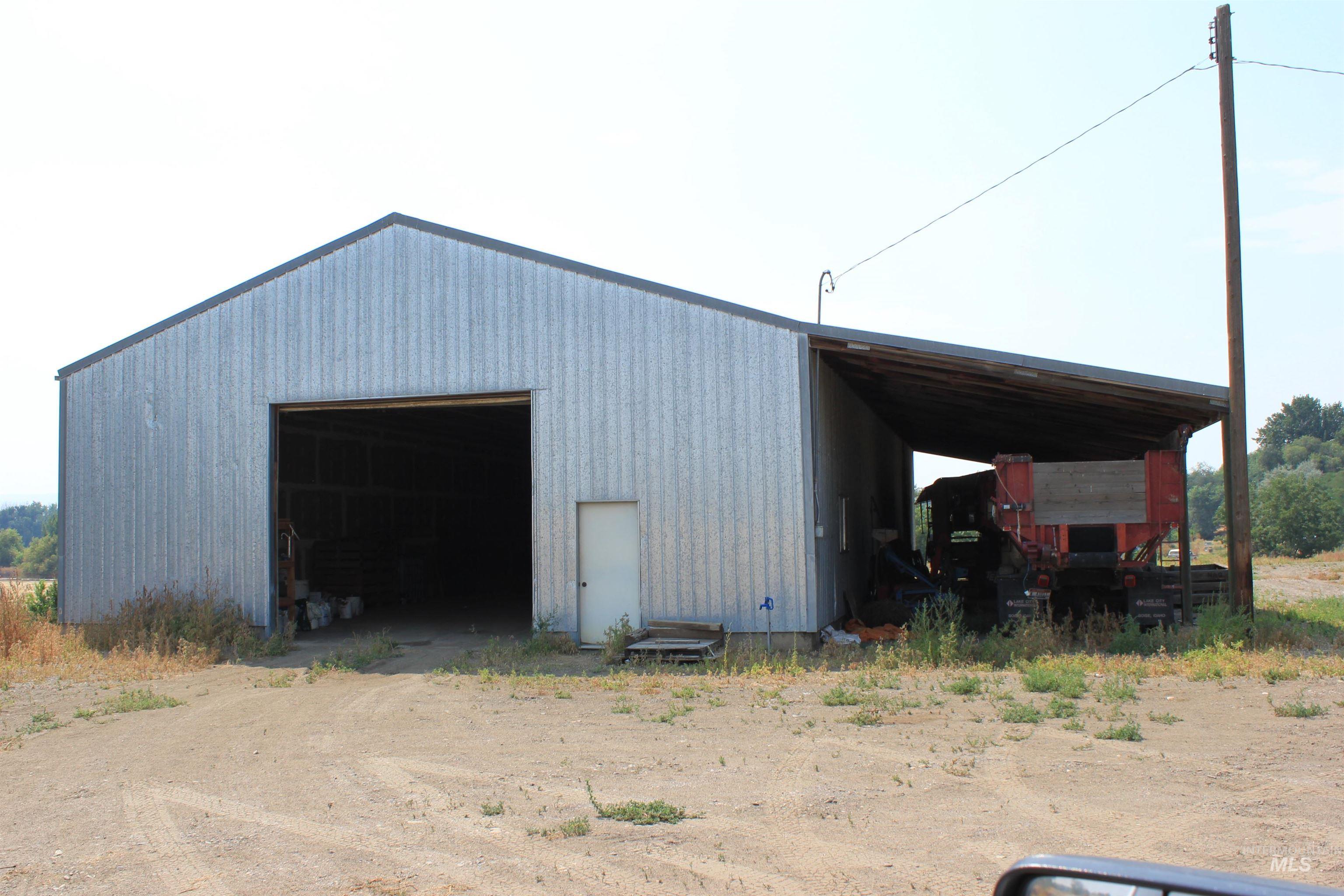 690 & 698 Hale Rd Property Photo 25