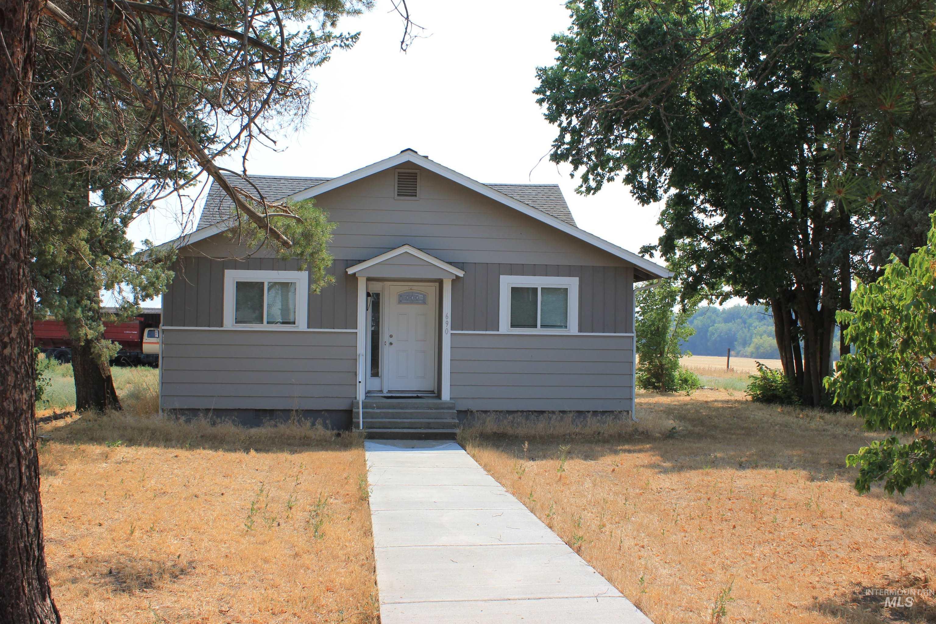 690 & 698 Hale Rd Property Photo 28