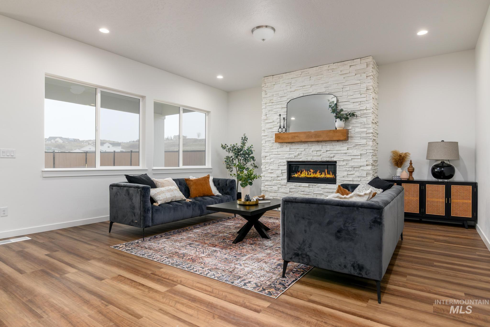 3749 N San Carlos Way Property Photo 4